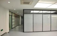 青島嶗山區盛和大廈辦公室屏風(fēng)隔斷效果圖